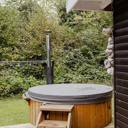 Charming And Cozy Summerhouse In