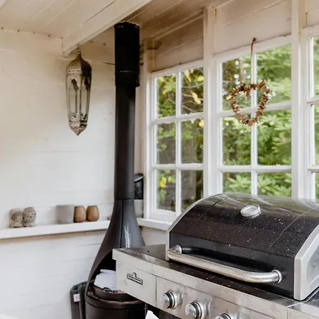 Charming And Cozy Summerhouse In
